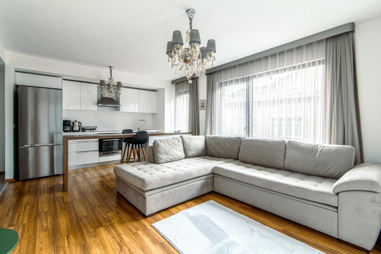 Modern Flat Near Sapphire Shopping Mall *
