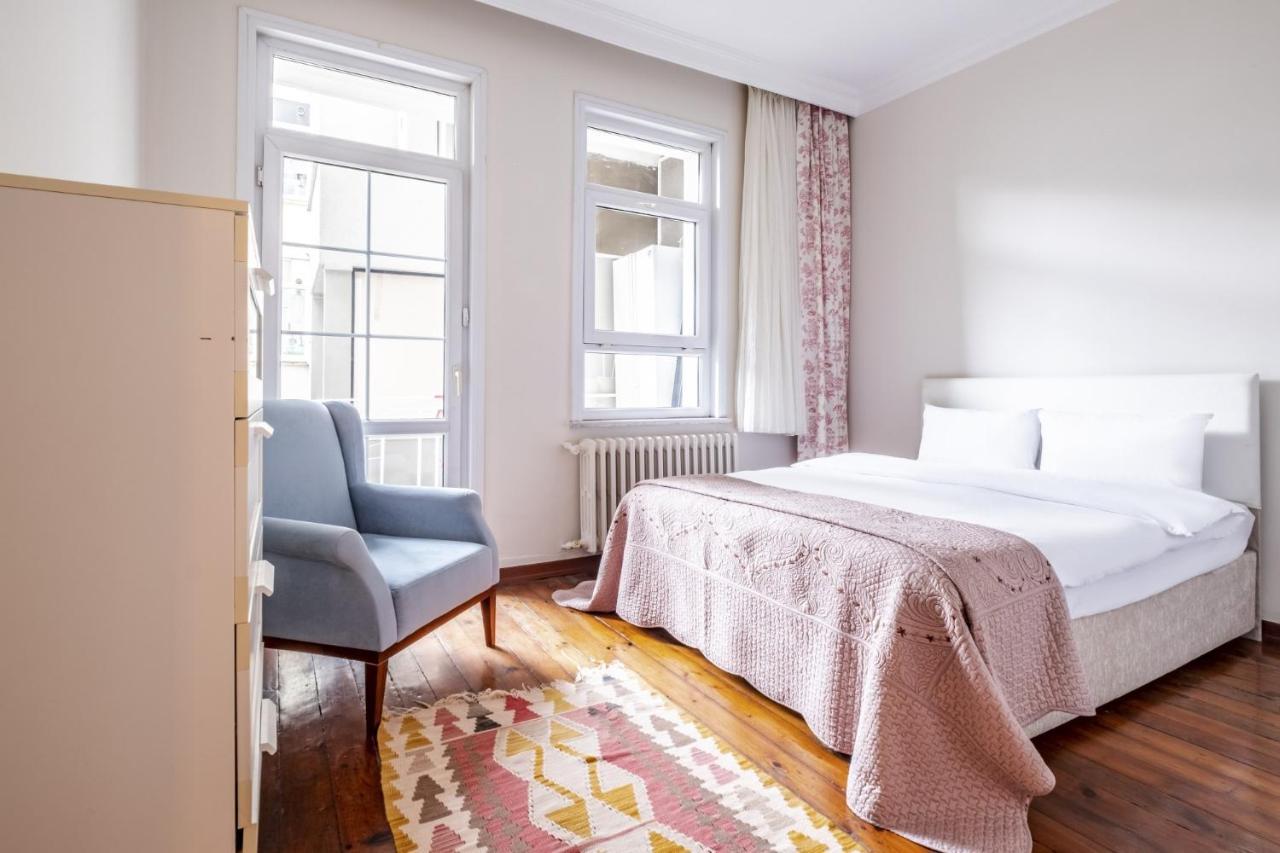 Centrally Located With Balcony In Sisli *