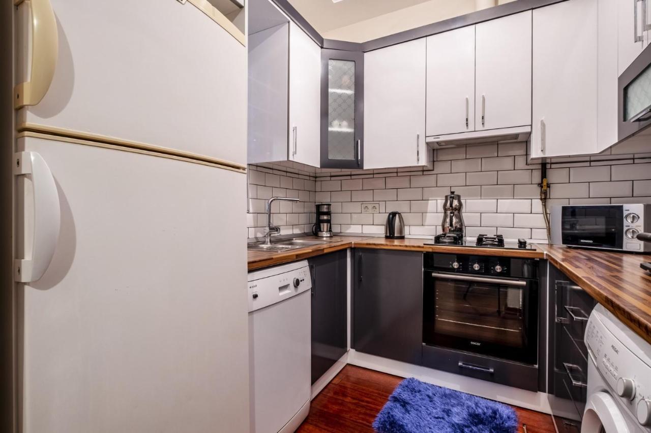 Centrally Located With Balcony In Sisli Daire İstanbul
