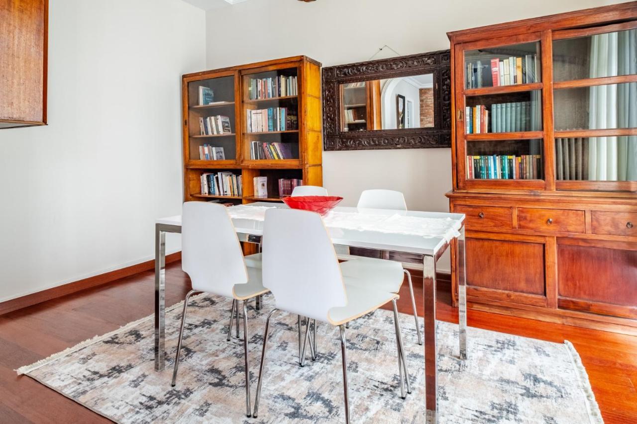 Centrally Located With Balcony In Sisli Apartment
