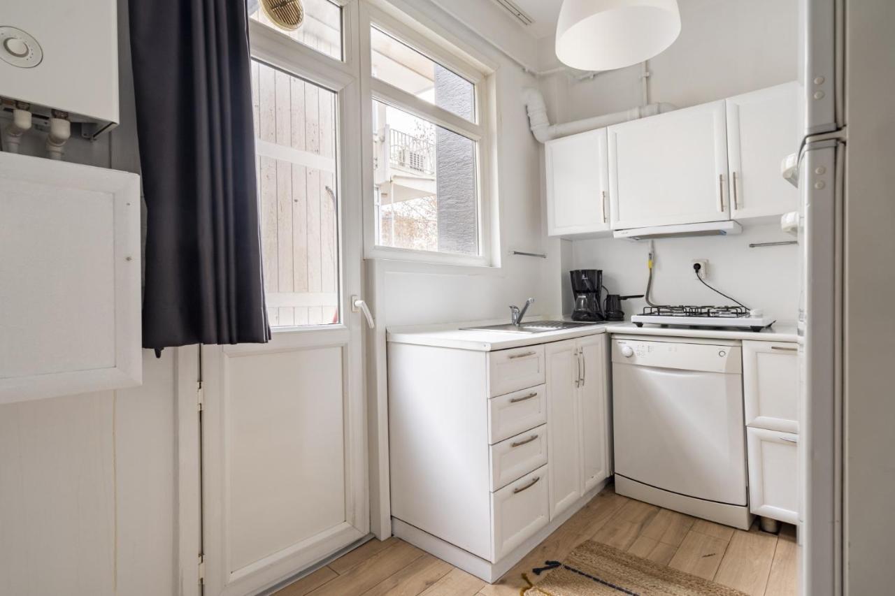 Specious And Stylish Near Bagdat Street With Excellent Location In Kadikoy Daire