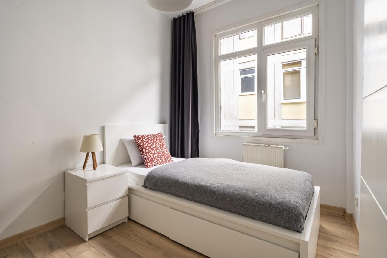 Daire Specious And Stylish Near Bagdat Street With Excellent Location In Kadikoy