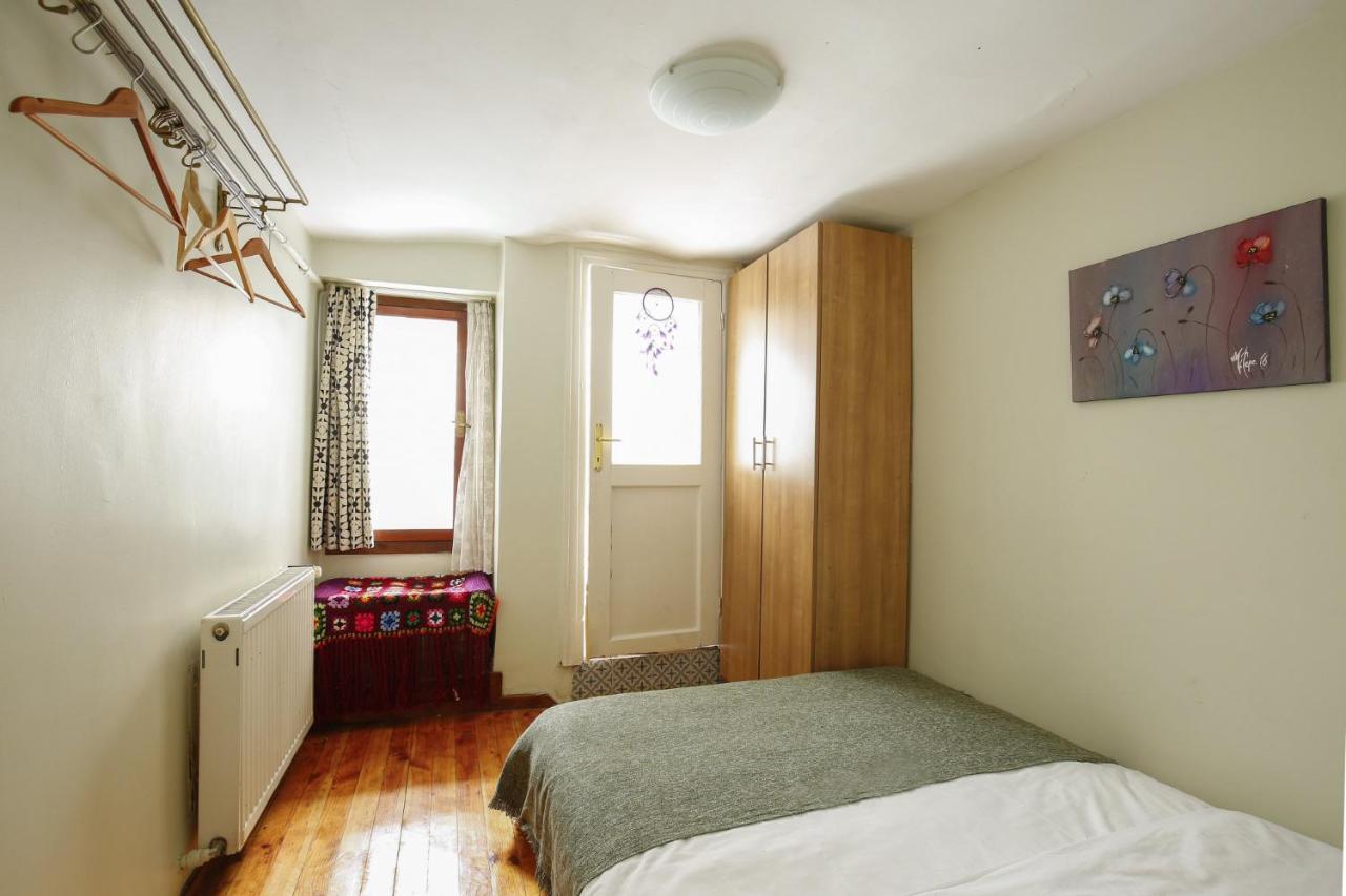 Superb Flat With Backyard In Cihangir Beyoglu Apartamento