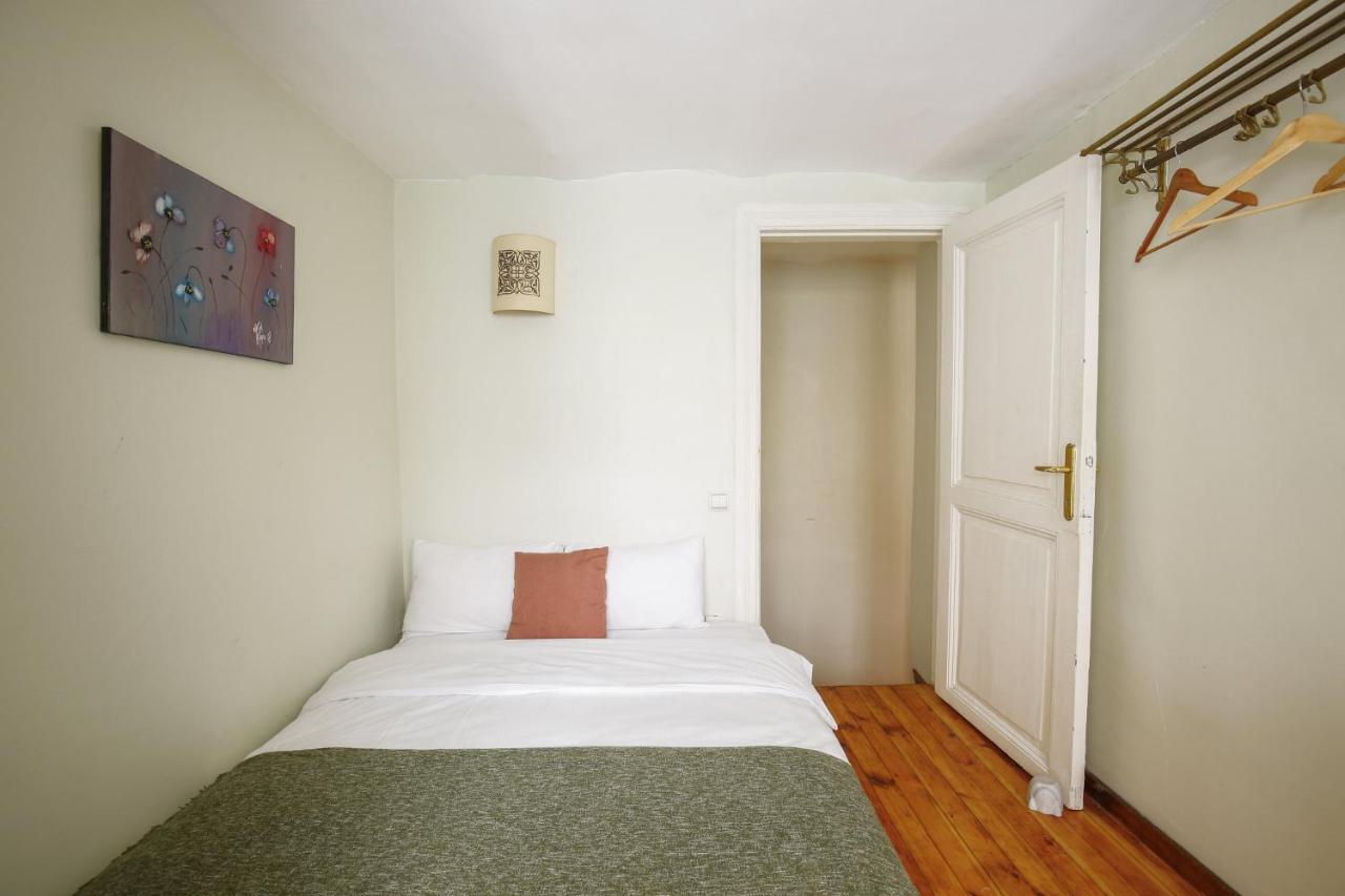 Superb Flat With Backyard In Cihangir Beyoglu