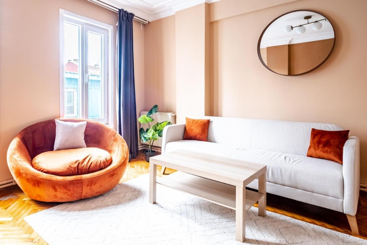Flat With Bridge View 200 M To Ortakoy Shore * Istanbul