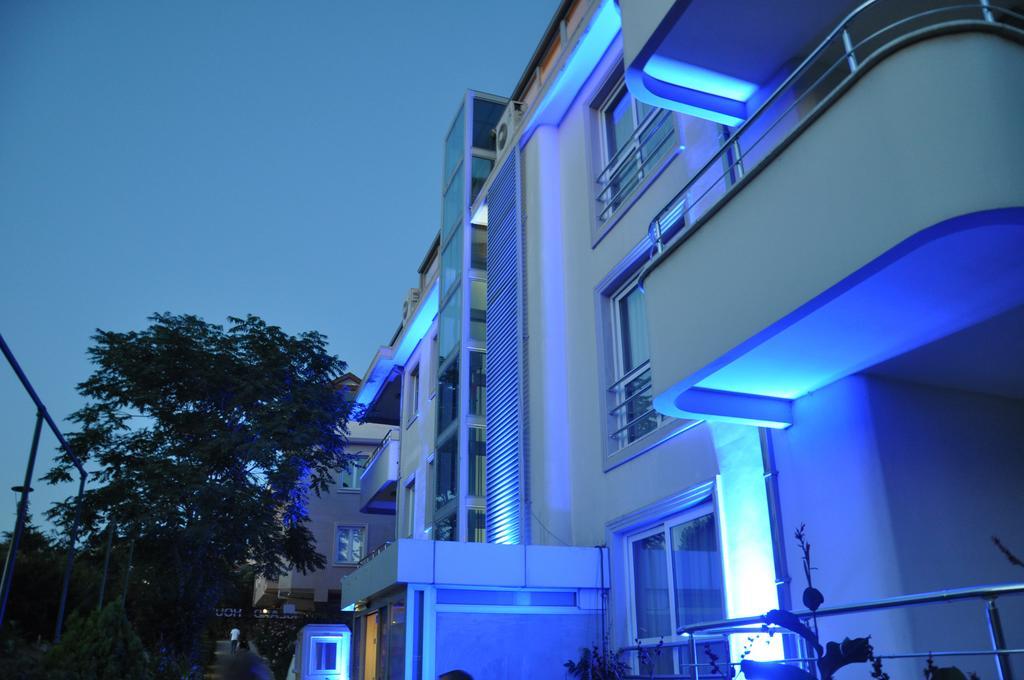 Island Hotel 2*