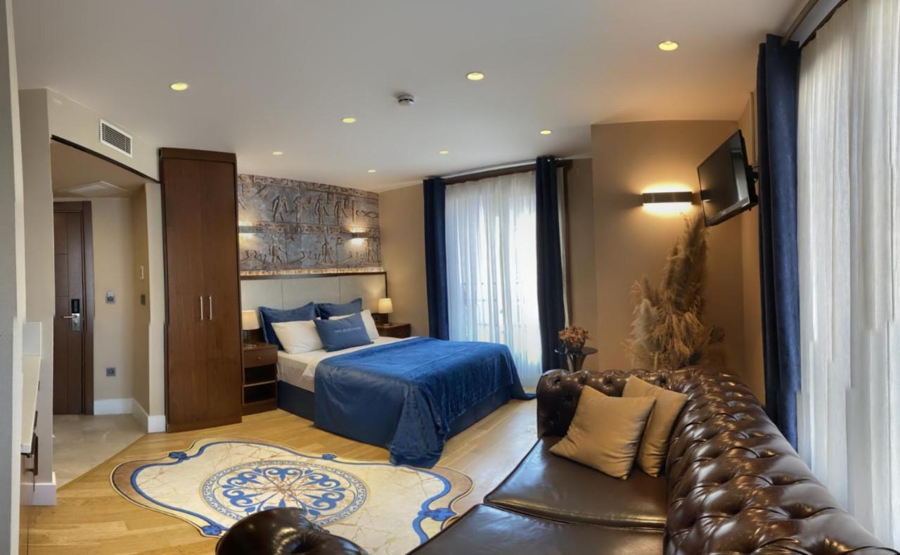 The Sacred Port Aparthotel *