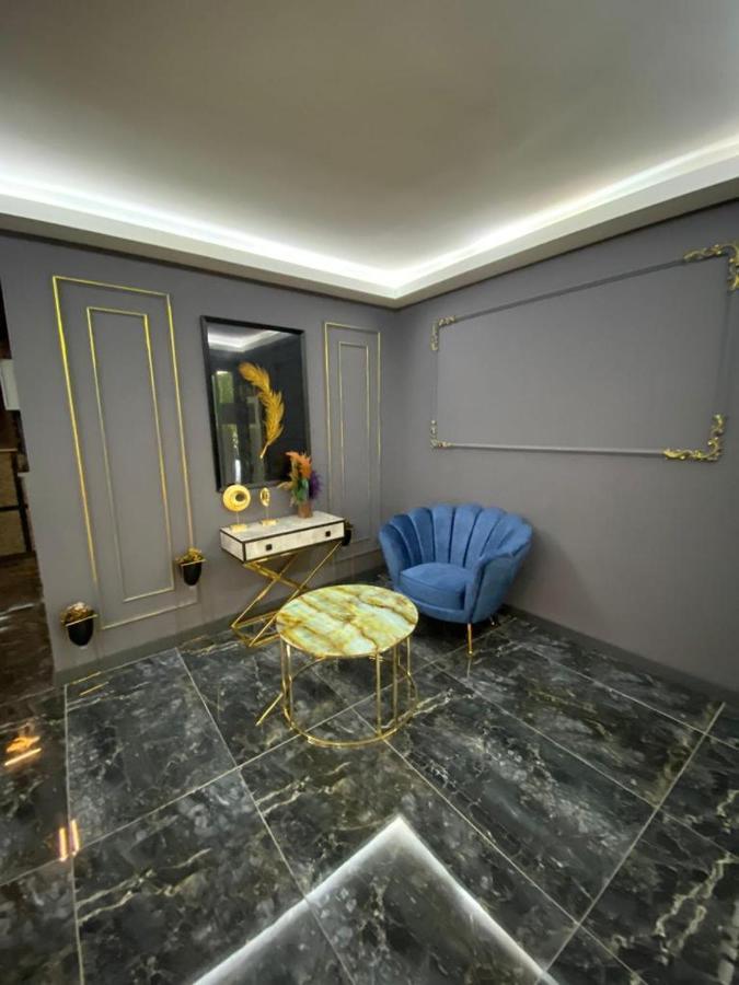 216 Palace Hotel