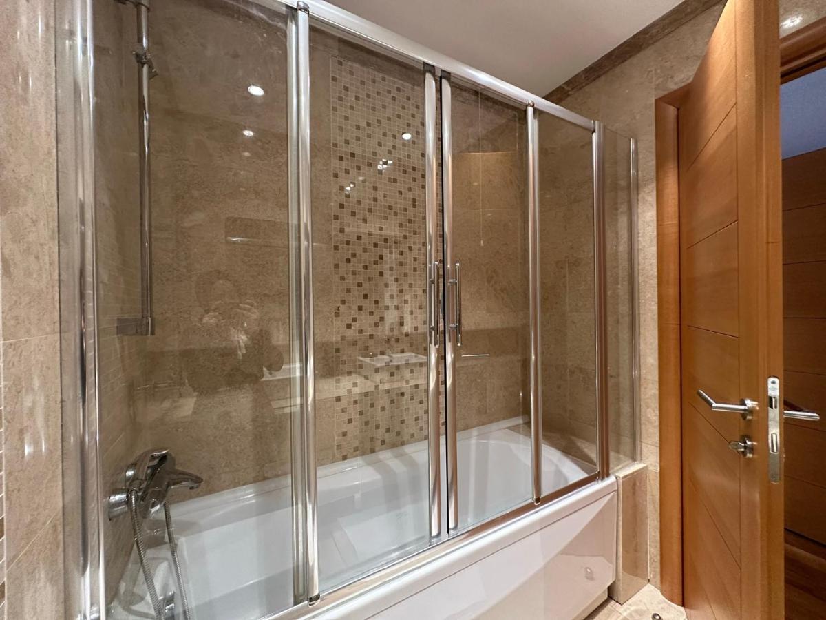 Bright 3 Bedroom & 2 Bath In Mashattan Residence, Maslak Sariyer Istanbul