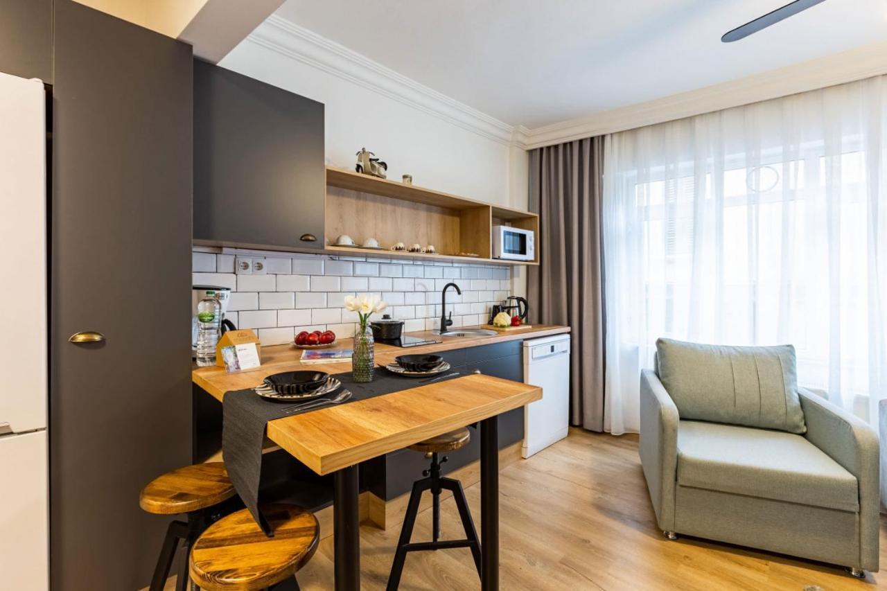 Apartment Missafir Impressive Flat In The Heart Of Cihangir Beyoglu Istanbul