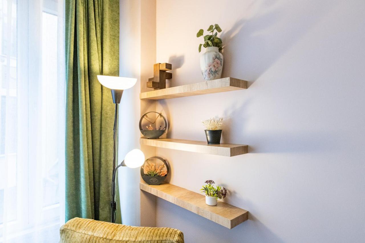 Sleek And Central Flat In Nisantasi *
