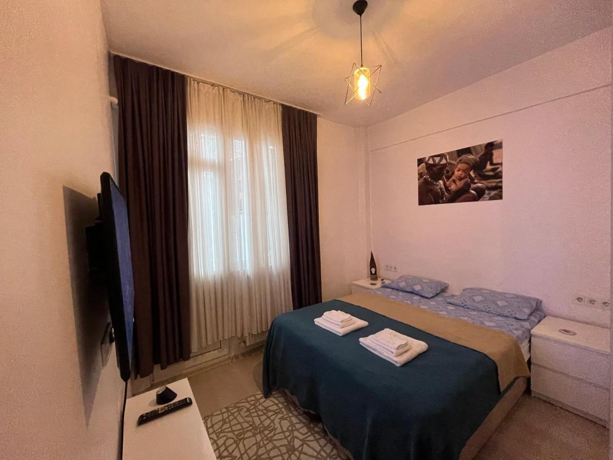 Centrally Located, 2+1 House In Taksim, Cihangir Istambul