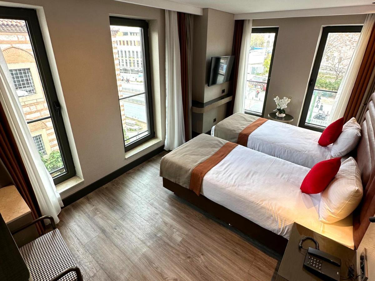 Hotel Edition Old 4*