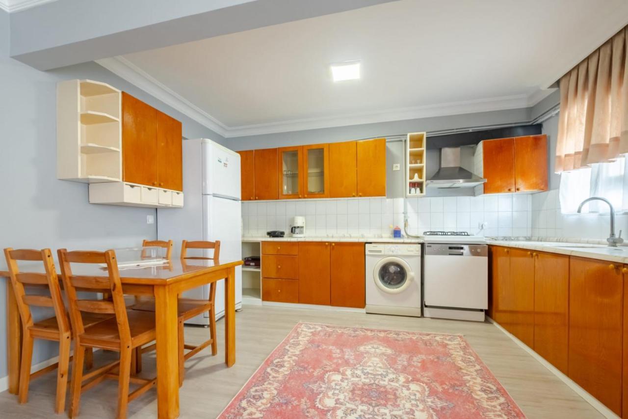 Flat 800 M To Cevahir Mall In Sisli Apartment