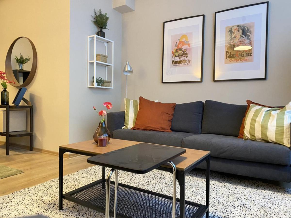Chic Flat Near Shopping Malls In Sisli Daire *