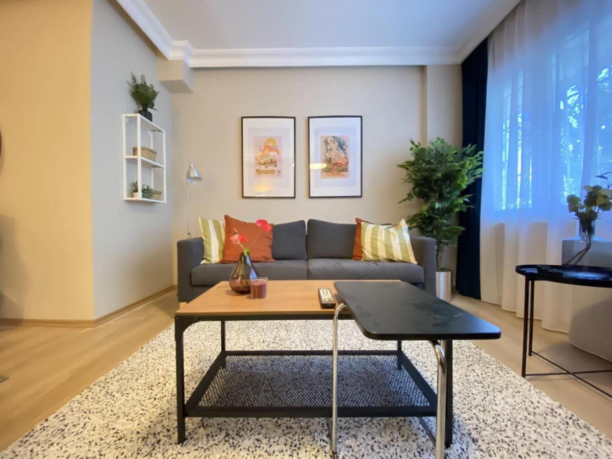 Chic Flat Near Shopping Malls In Sisli Daire
