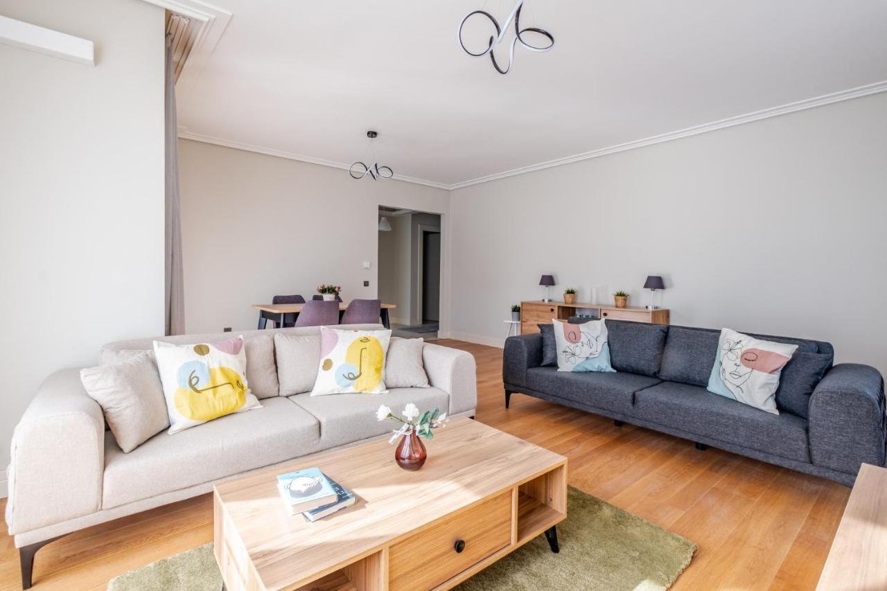 Flat With Balcony In Umraniye * Istanbul