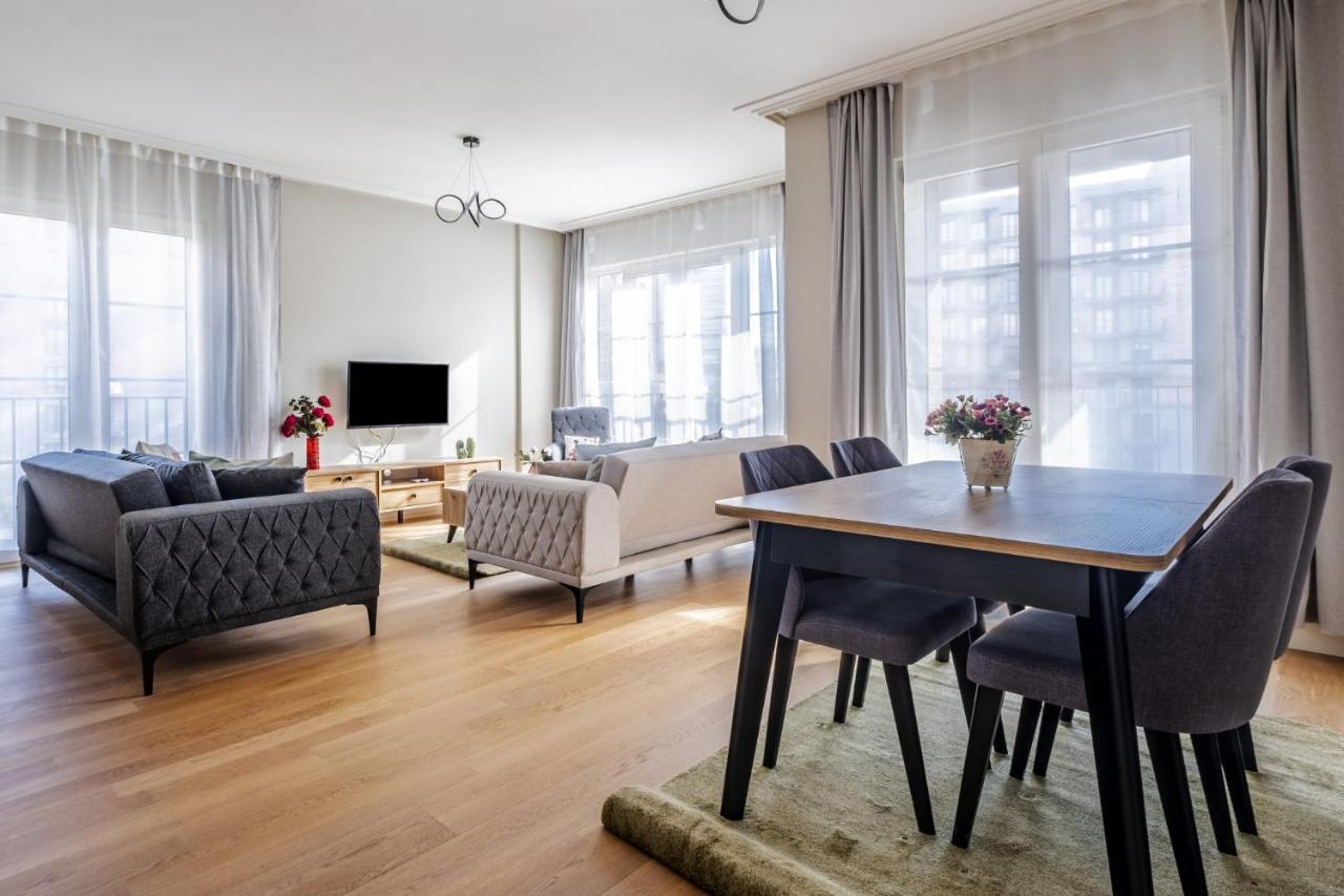 Flat With Balcony In Umraniye Istanbul