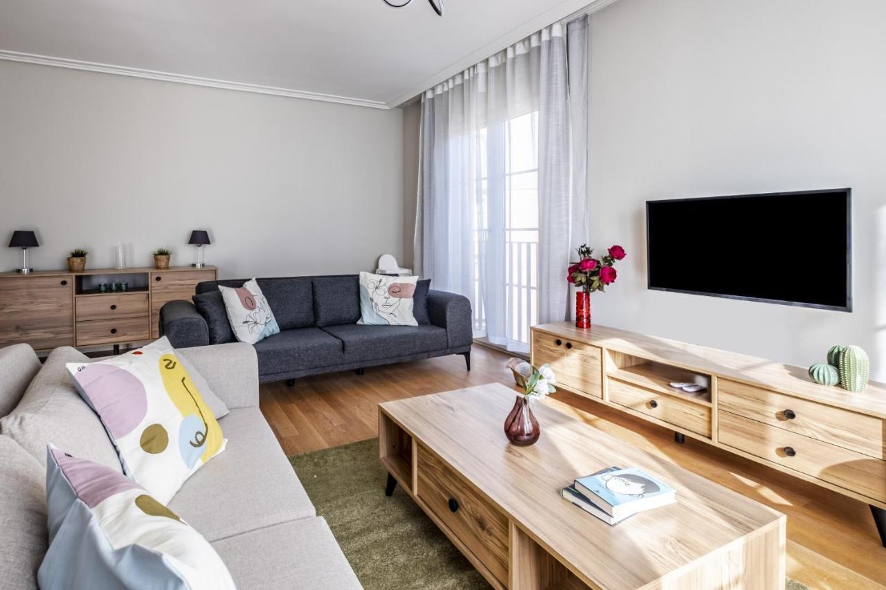 Apartment Flat With Balcony In Umraniye *