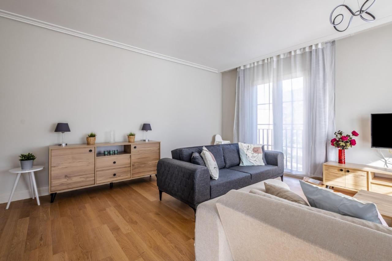 Flat With Balcony In Umraniye * Istanbul