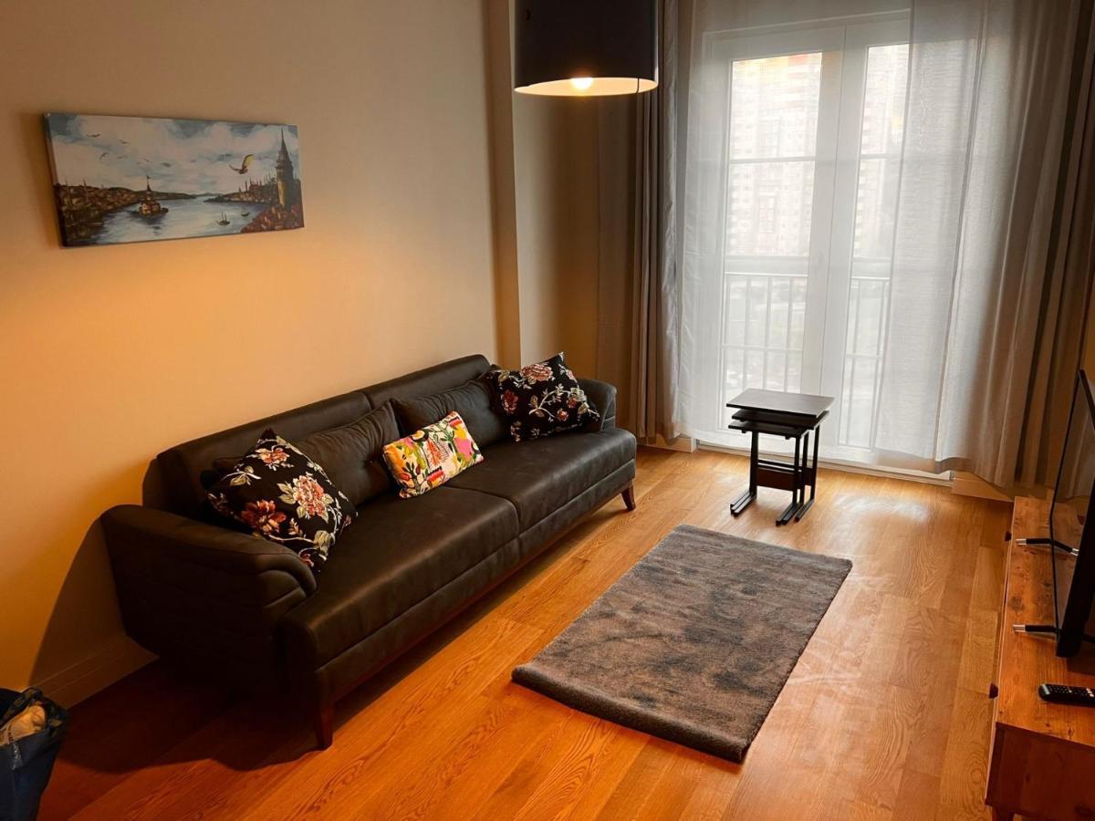 Apartment Flat With Balcony In Umraniye