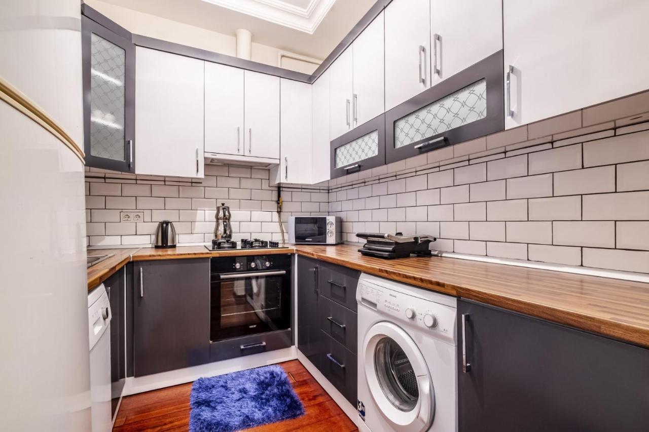 Centrally Located With Balcony In Sisli * İstanbul