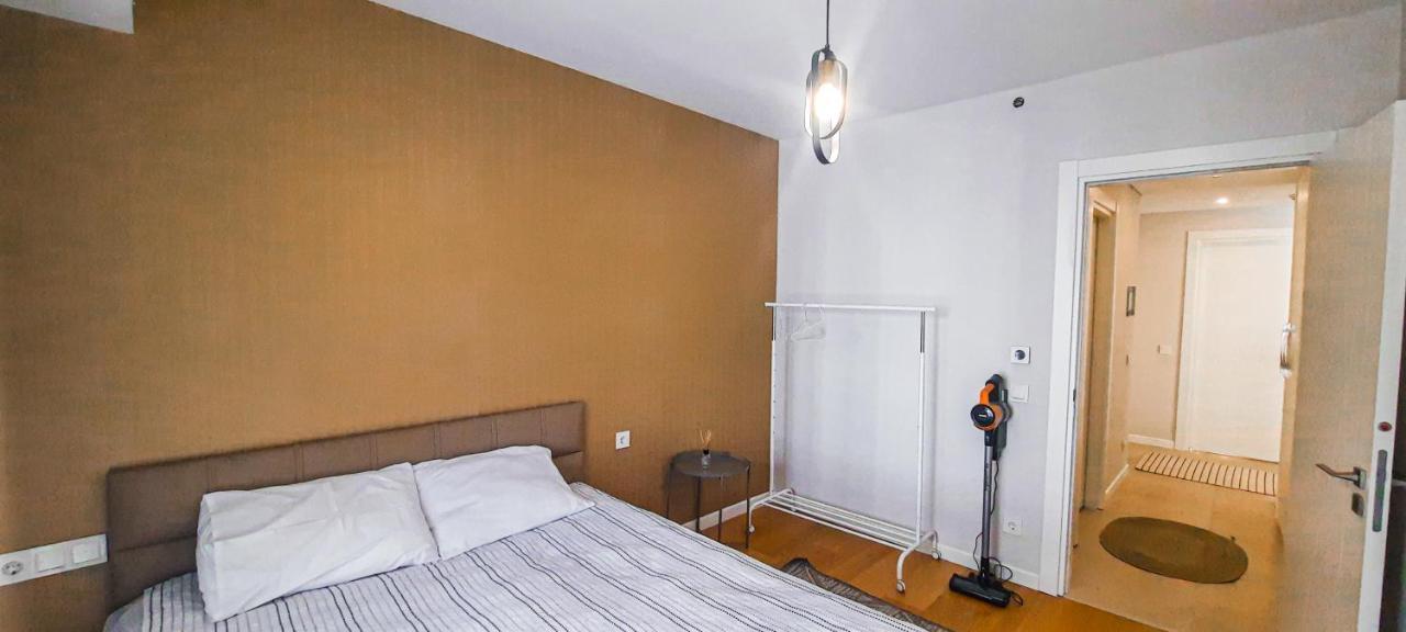Ultra Lux Flat-great Locationb1 *