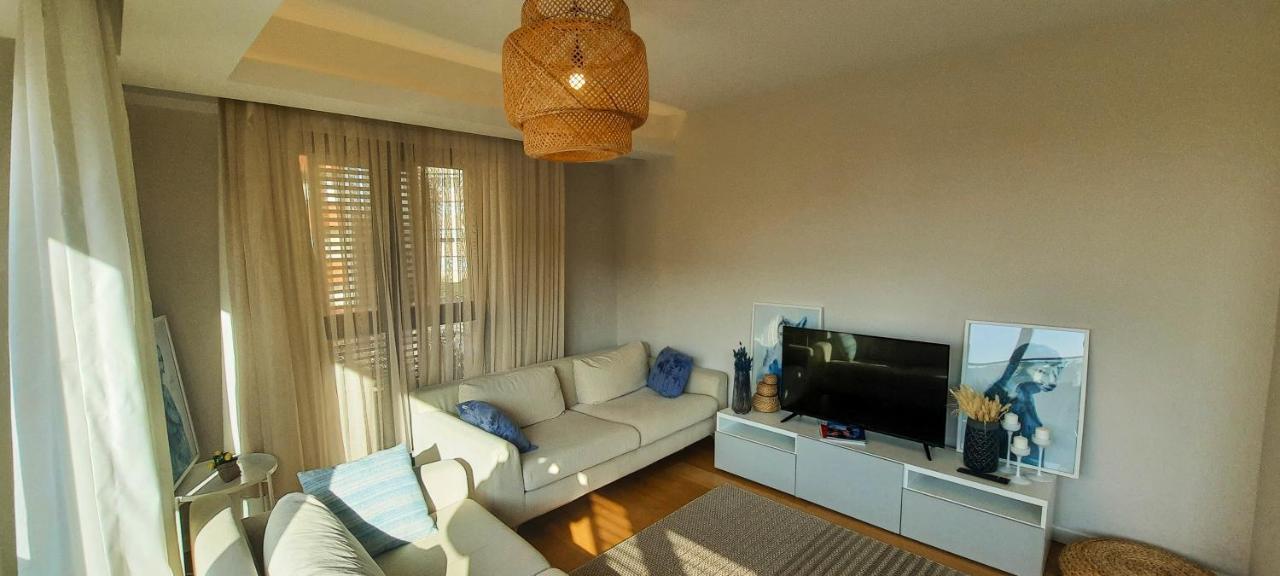 Ultra Lux Flat-great Locationb1 * Istanbul