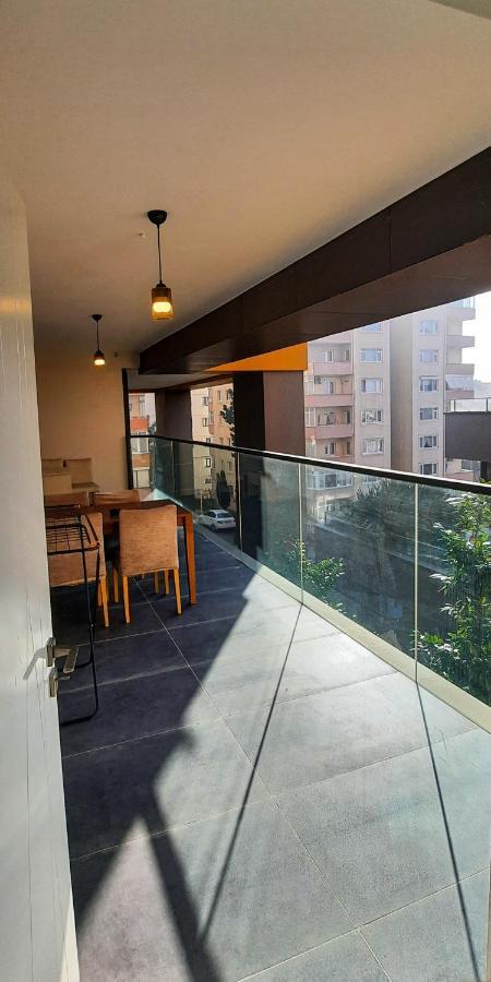 Ultra Lux Flat-great Locationb1