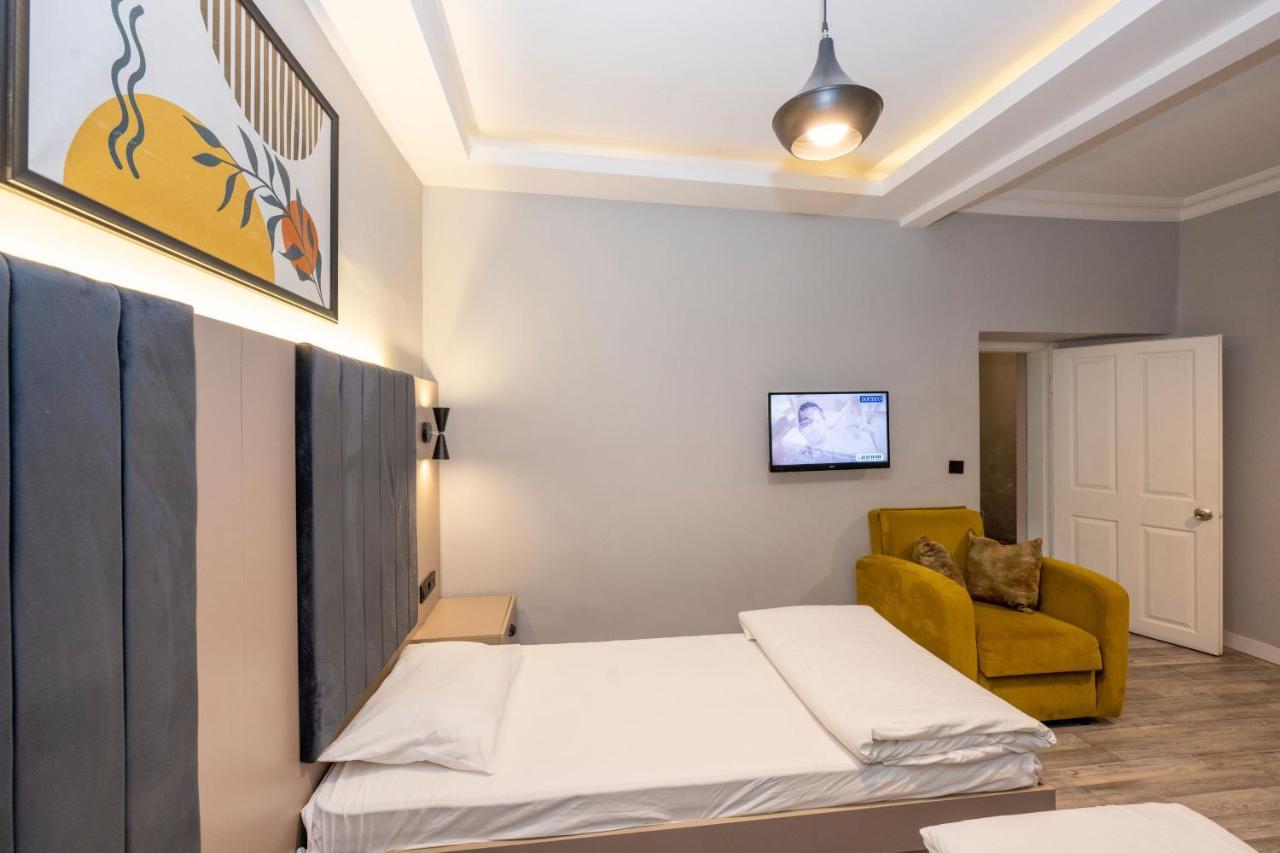 Cirrus Hotel *