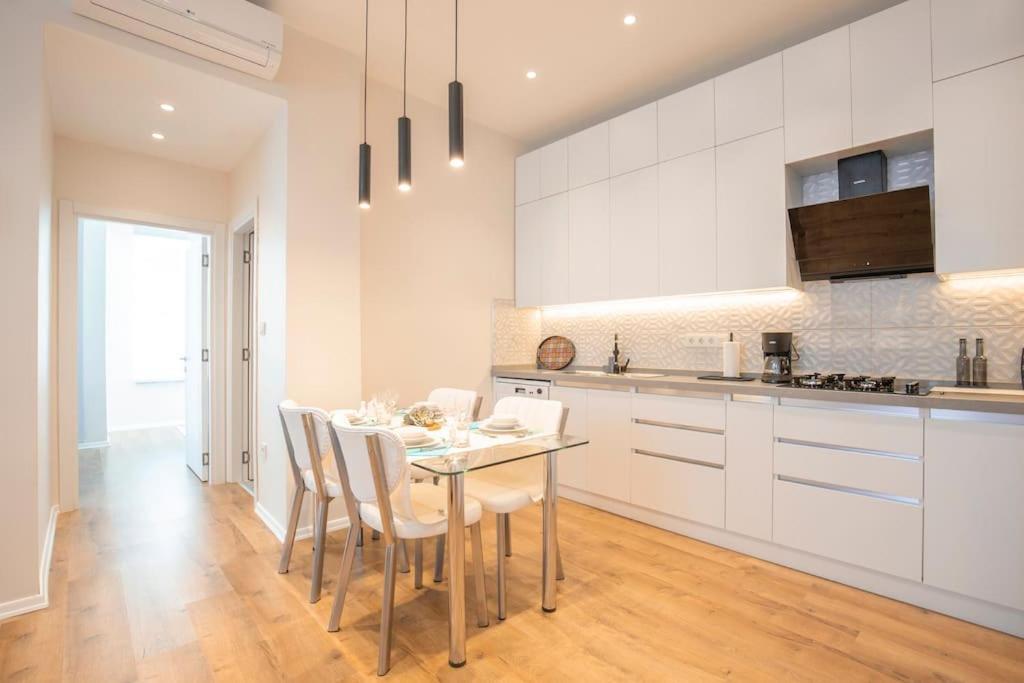 Modern Flat With Location Near Nisantasi Istanbul