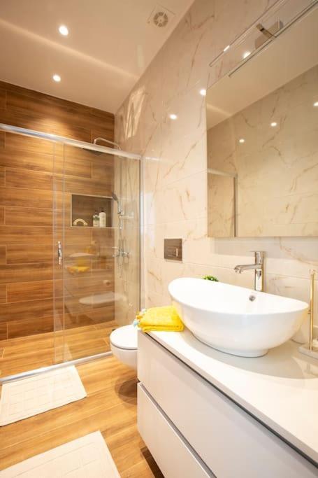 Modern Flat With Location Near Nisantasi