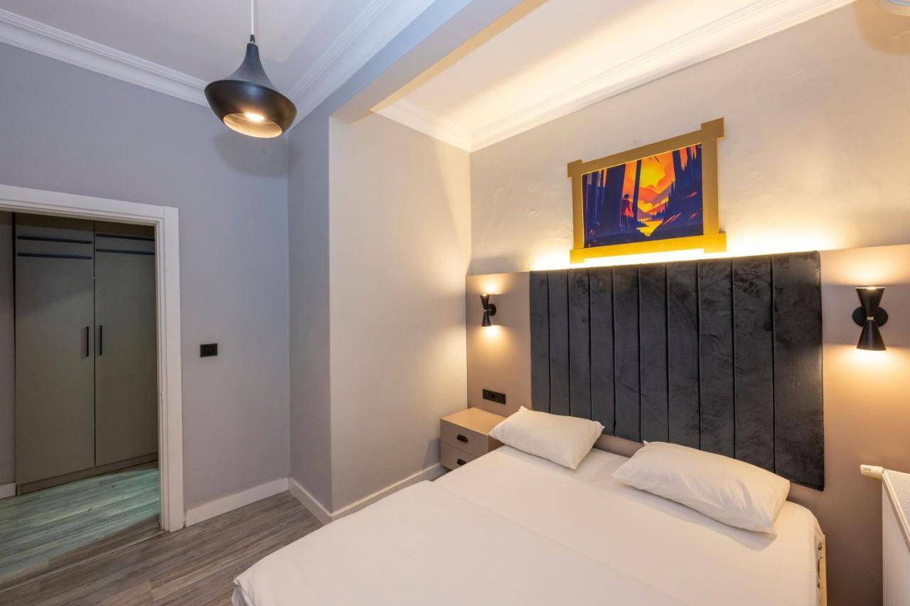 Cirrus Hotel *