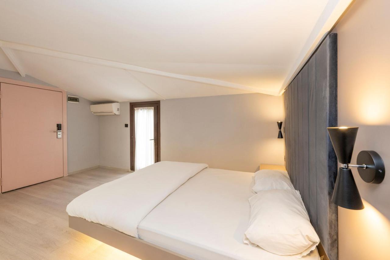 Cirrus Hotel