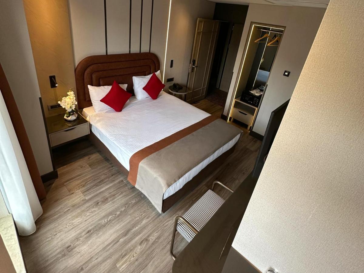 Hotel Edition Old 4*