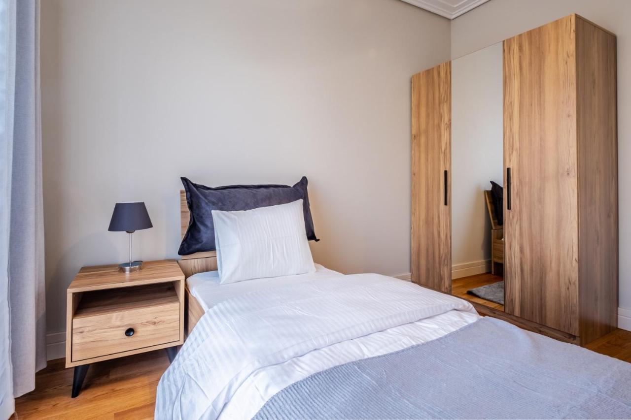 Apartment Flat With Balcony In Umraniye *