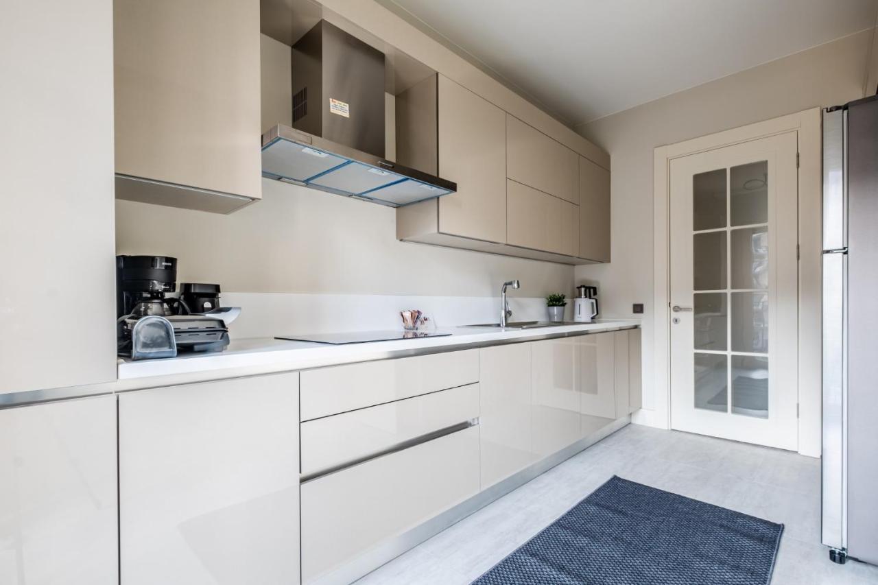 Flat With Balcony In Umraniye Apartment