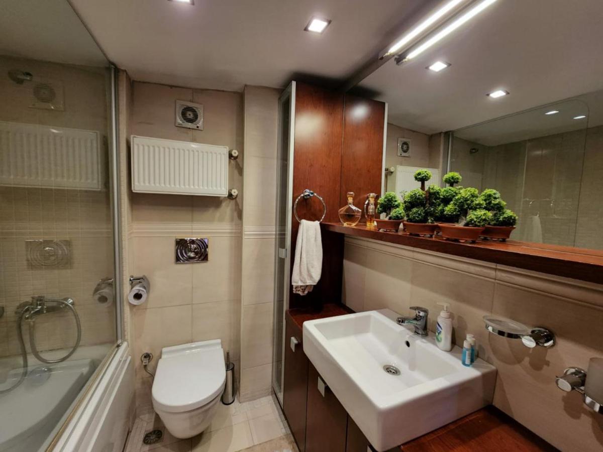 Big & Stylish 4-bedroom Duplex In The Center Of Sisli Apartamento