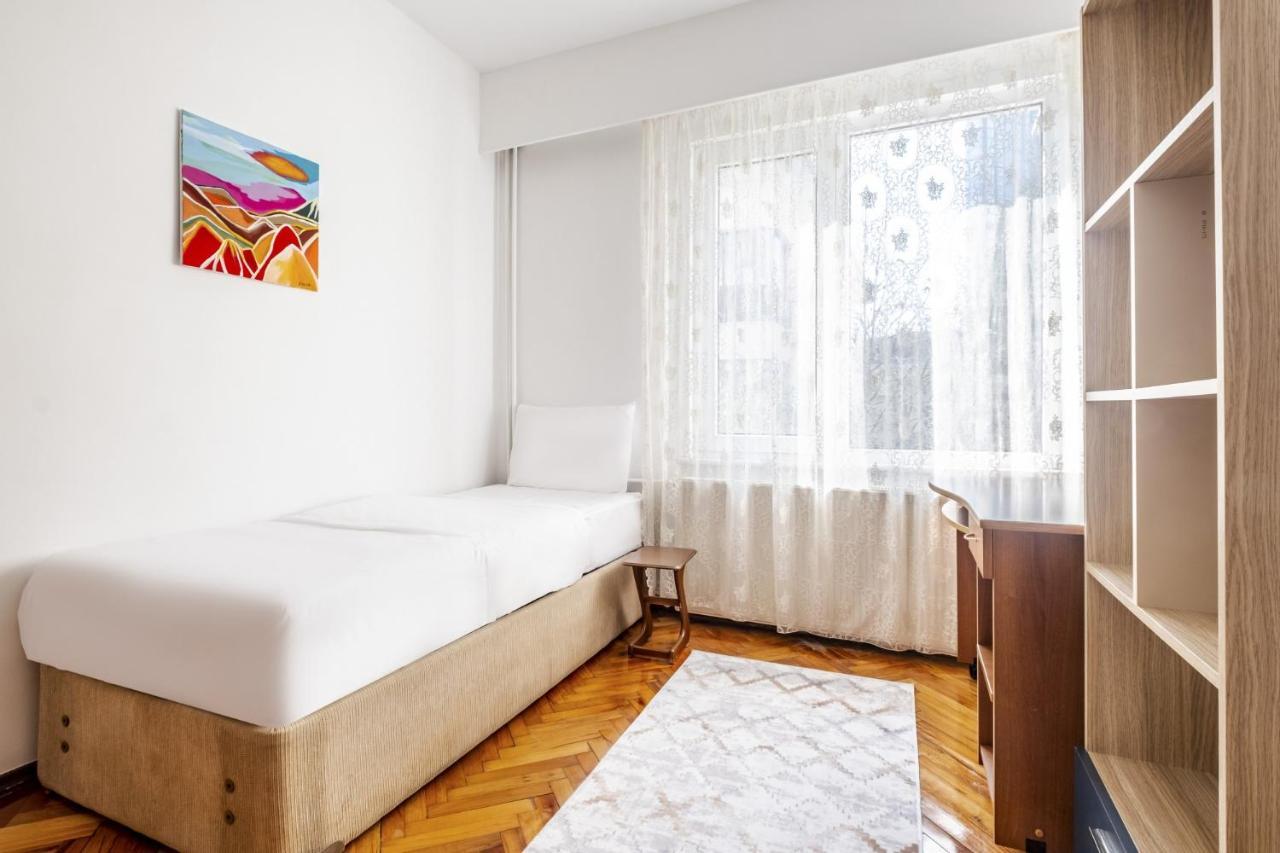 Flat With Balcony Near Zorlu Center *
