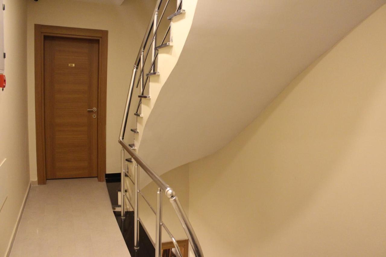 Otel Terrace 2*