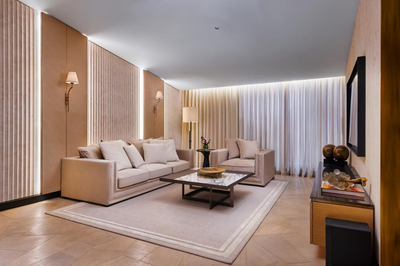 Otel Vakko And