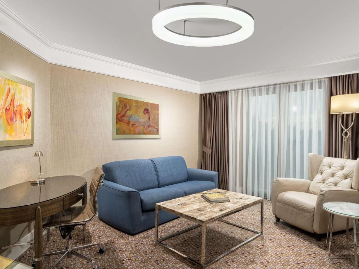Radisson Blu Hotel, Sisli 5*