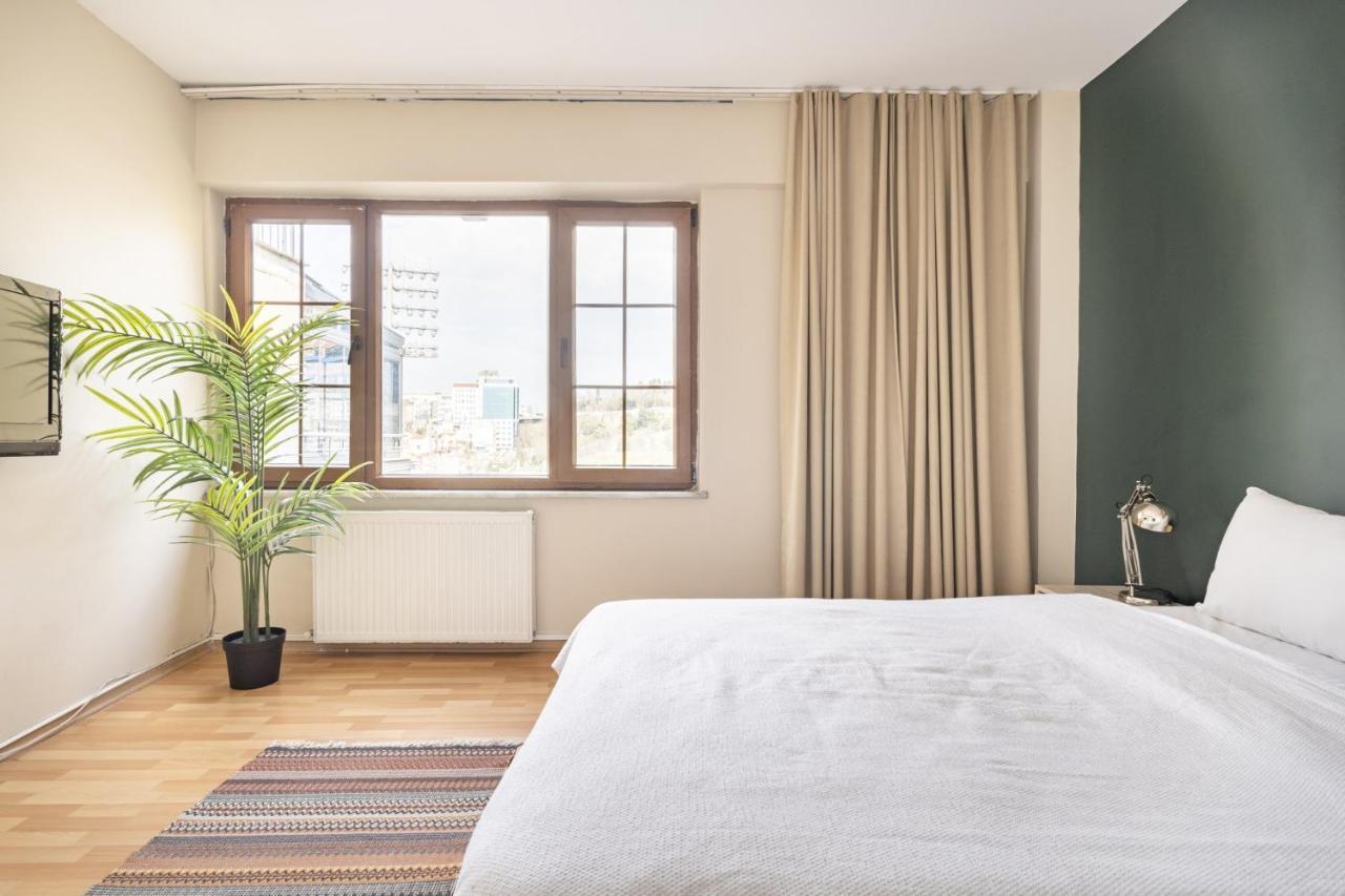 Flat Close To Taksim Square In Beyoglu Apartment *
