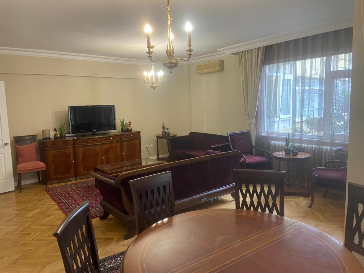 Serene & Spacious 3br In Istanbul's Prime Location - Discover Vibrant Seafront Living Apartment *