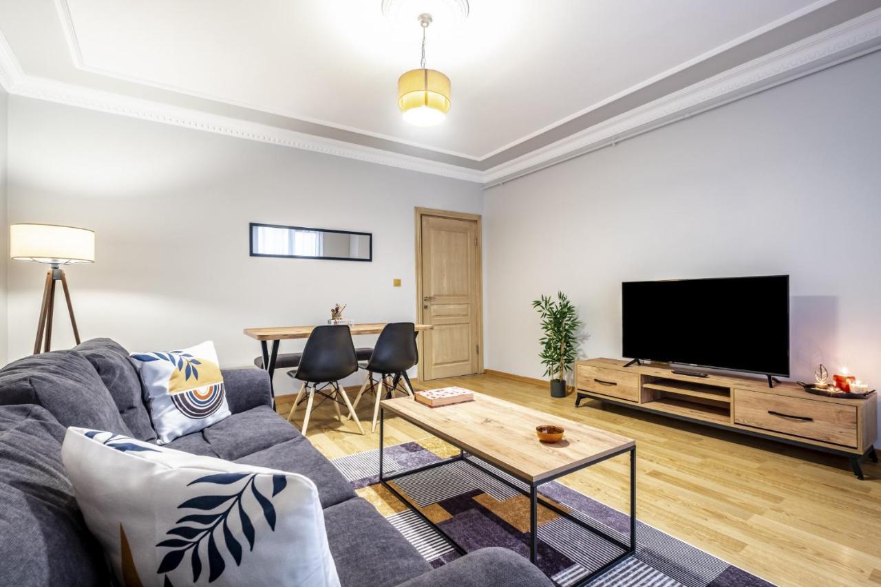 Daire Flat Near Shopping Malls In Kagithane *