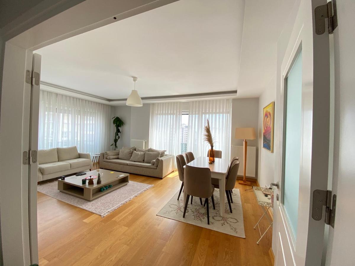 New Building Lovely Modern Apt With 90mbs Fiber Internet 5min Walking To Bagdat Street Apartment