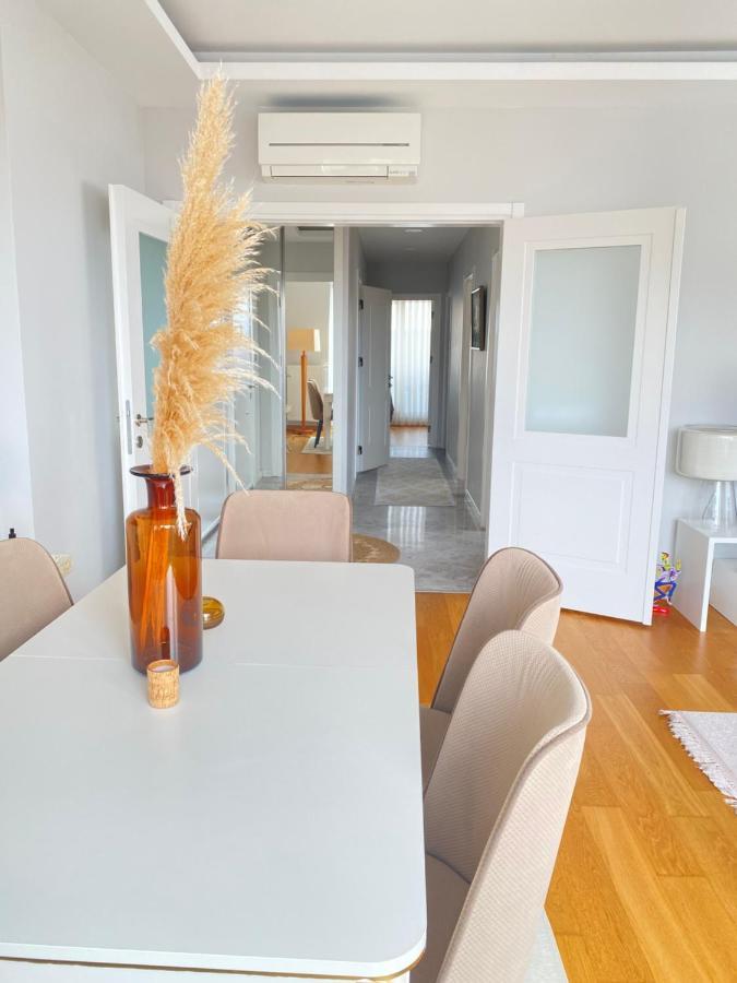New Building Lovely Modern Apt With 90mbs Fiber Internet 5min Walking To Bagdat Street Istanbul