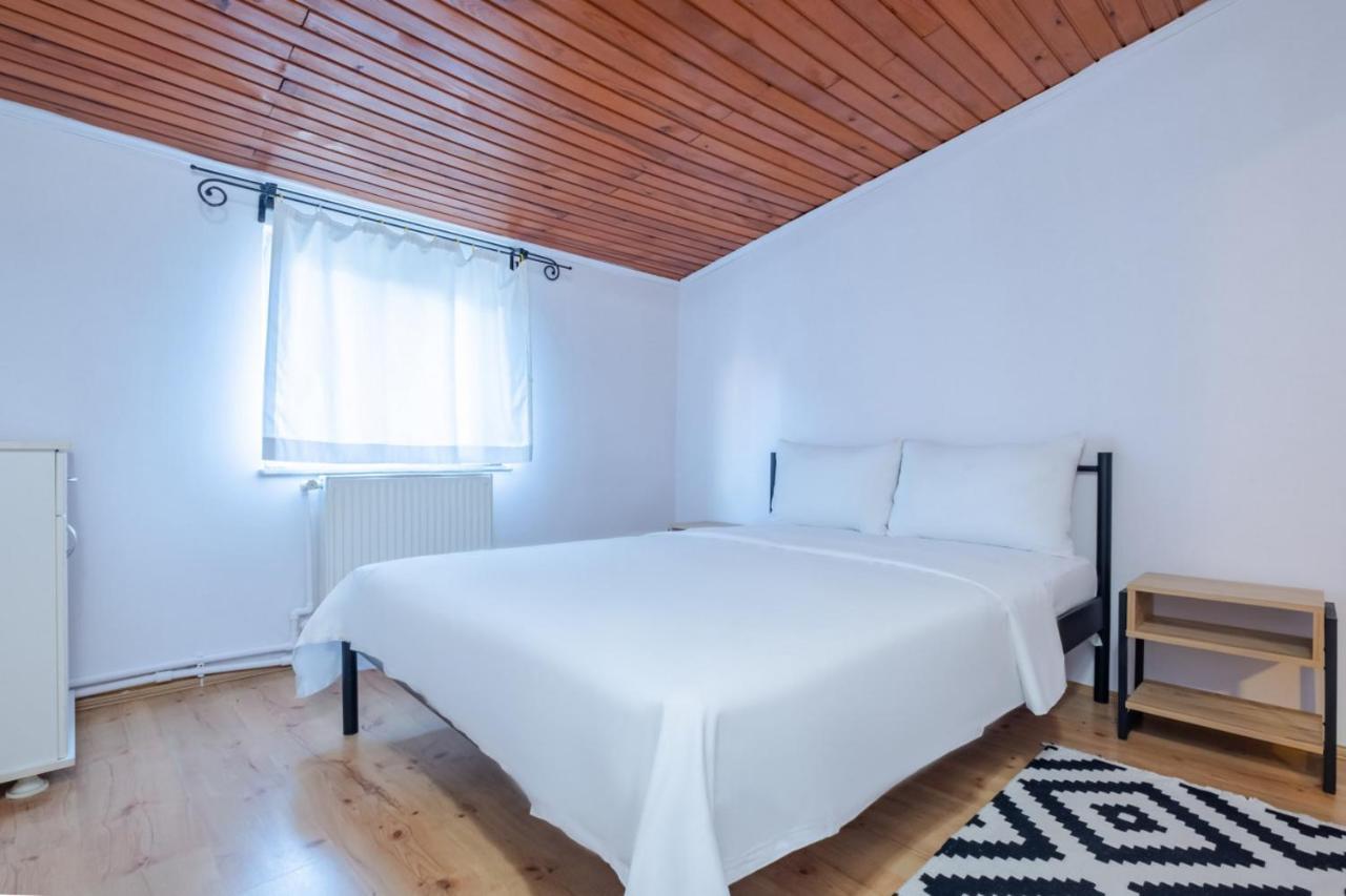 Flat 800 M To Metro Station In Sisli