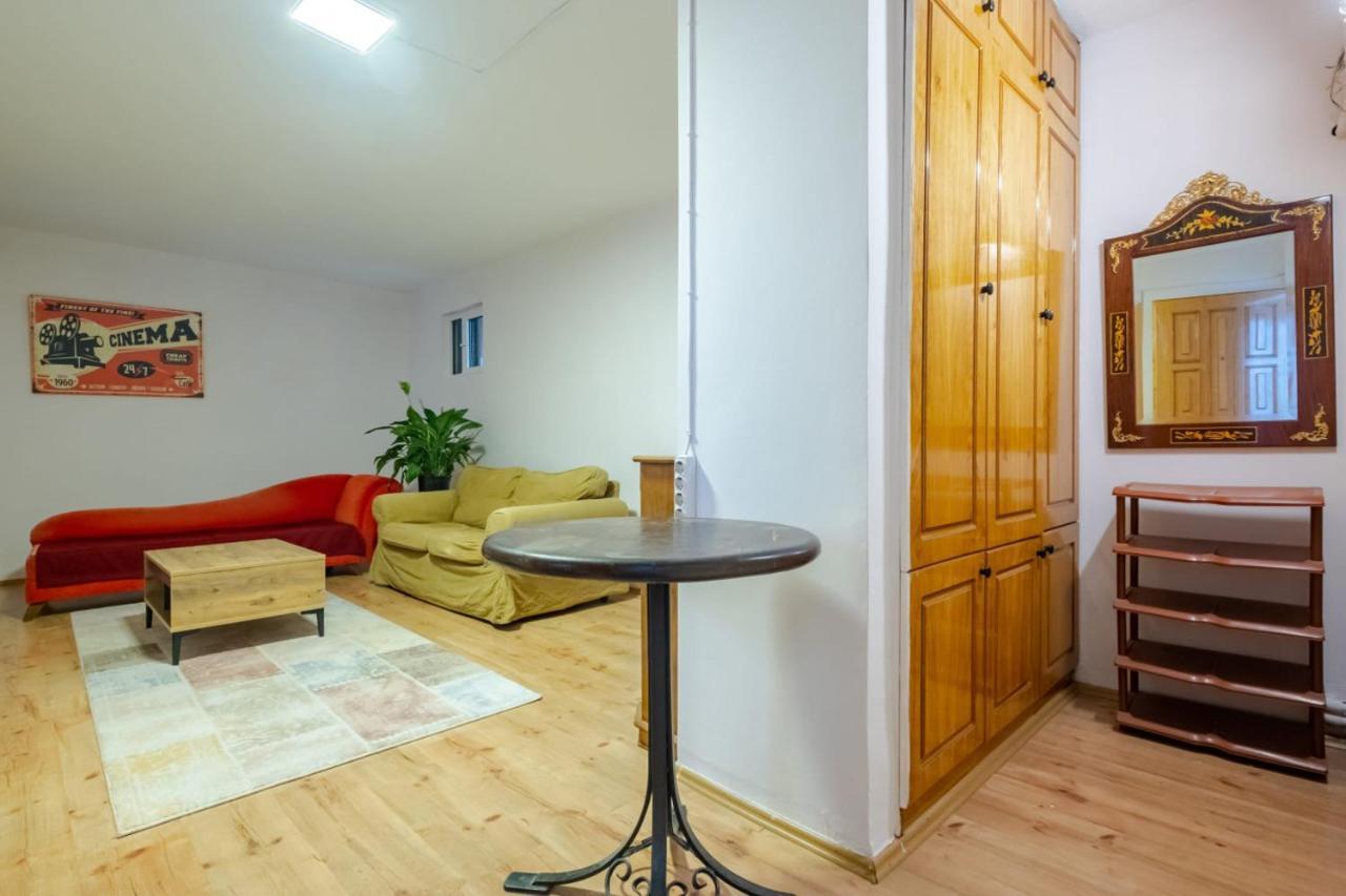 Flat 800 M To Metro Station In Sisli Apartment *
