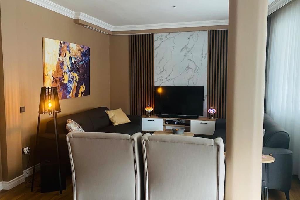 Apartment Sisli Osmanbey Taksim Large Terrace, Quietness And Space *